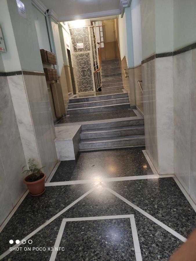 Closer "Egnatia Apartment 1" Thessaloniki Exterior photo
