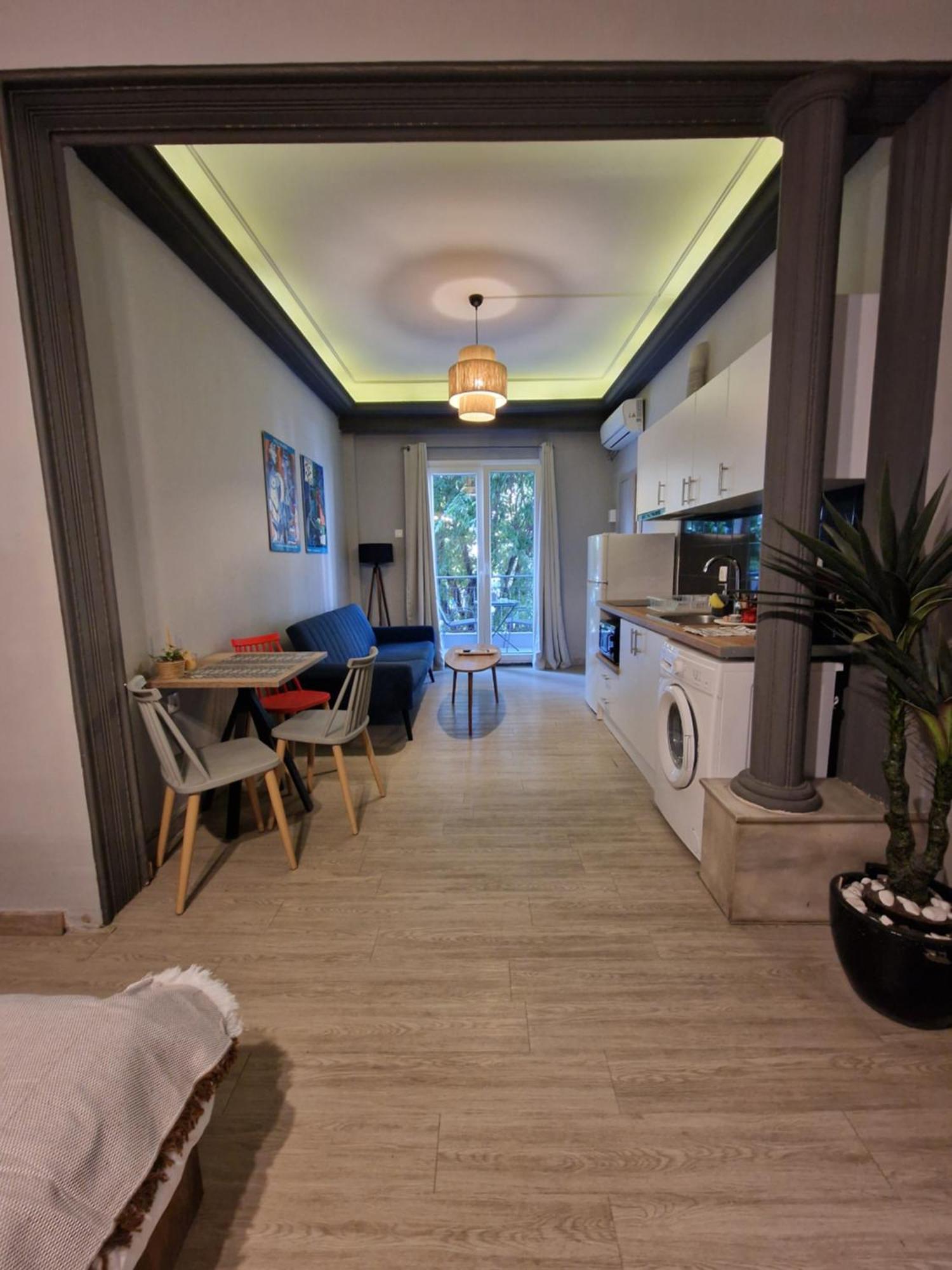 Closer "Egnatia Apartment 1" Thessaloniki Exterior photo