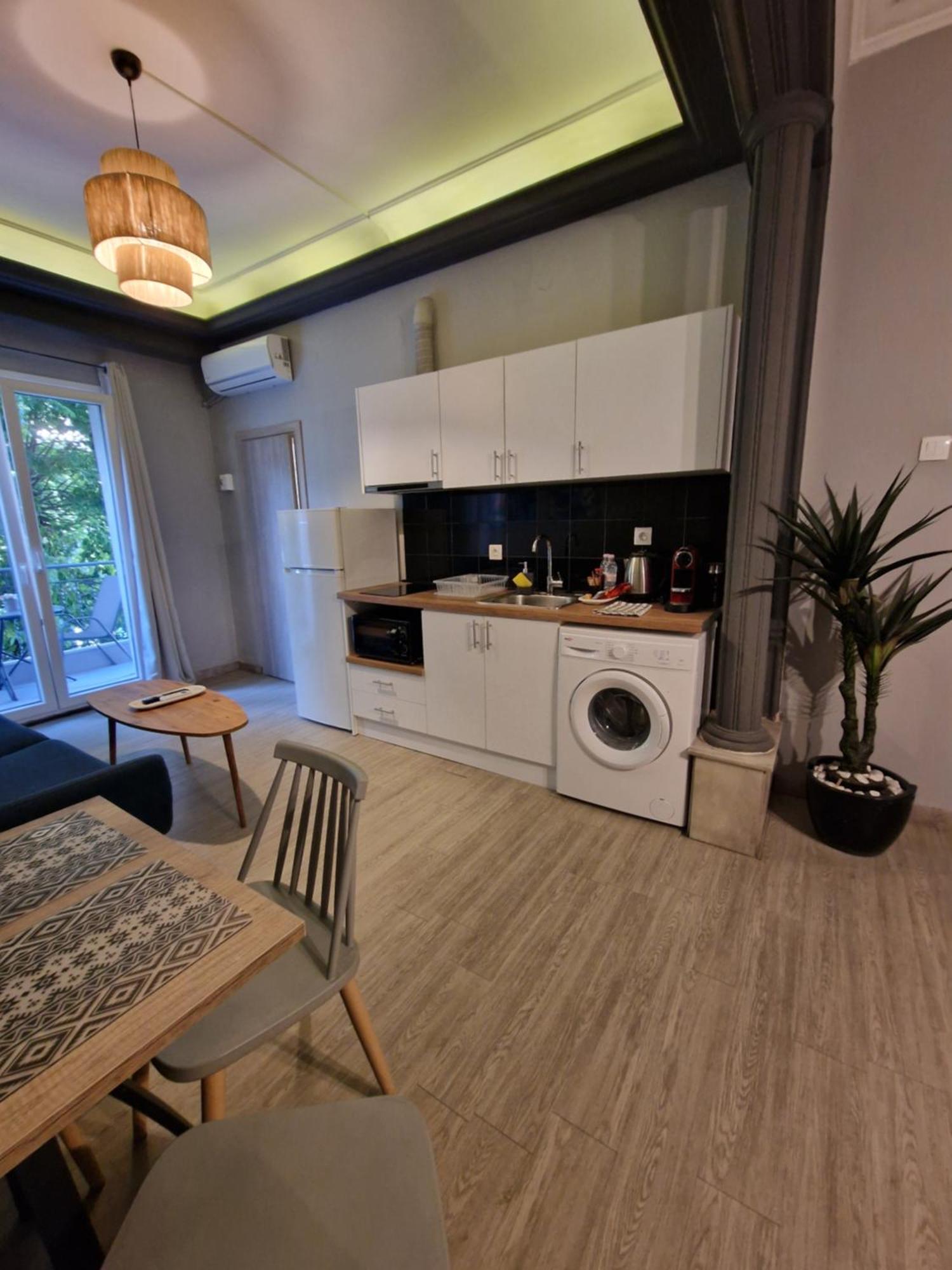 Closer "Egnatia Apartment 1" Thessaloniki Exterior photo